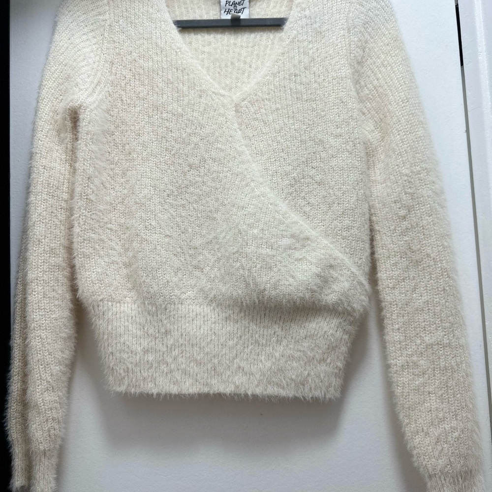 Elegant Cream V-Neck Sweater